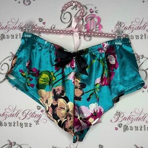 Shorts floral silky satiny material floral pattern sexy bow ribbon 🎀 mini booty